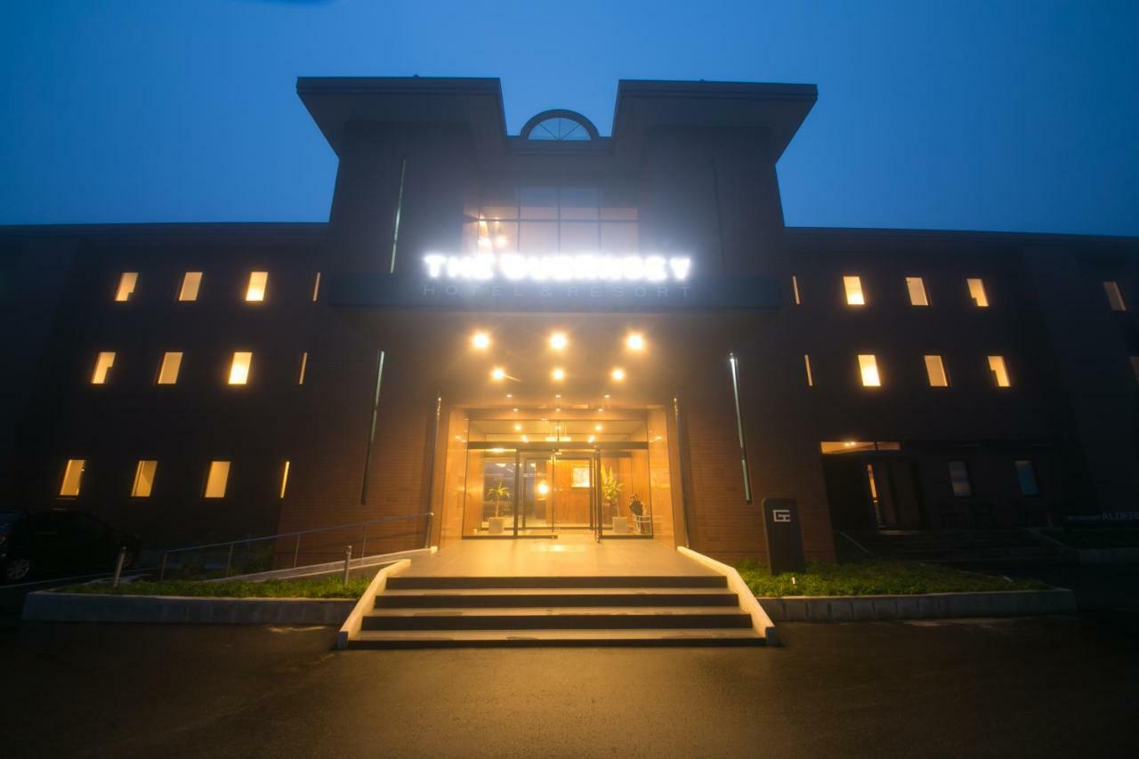 The Guernsey Hotel & Resort Taketa Exterior photo